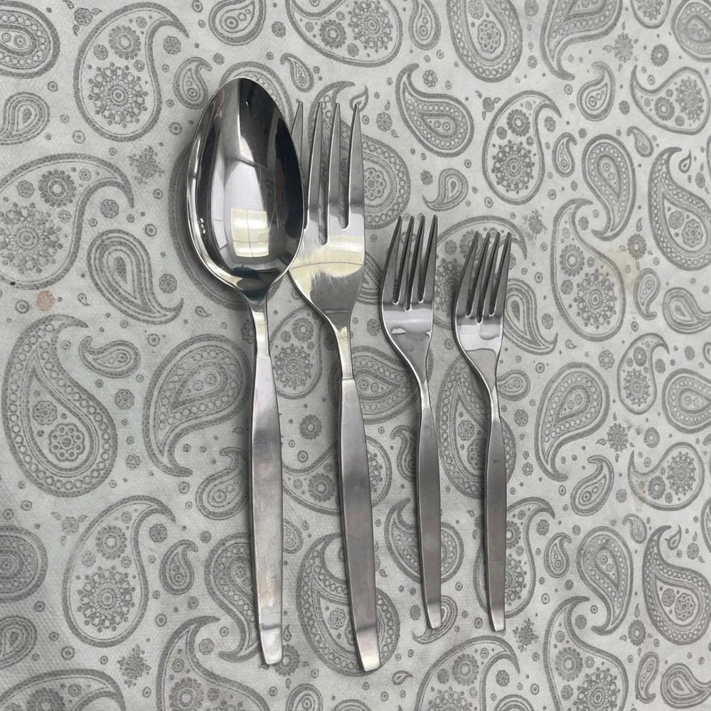 Lot 4 Oneida Stainless Flatware Forks & Serving Spoon USA Canada